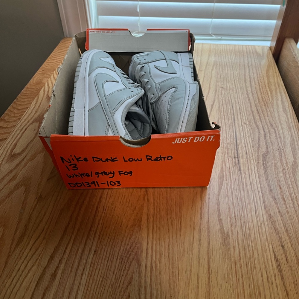 Nike Mens Sneakers - White and Gray